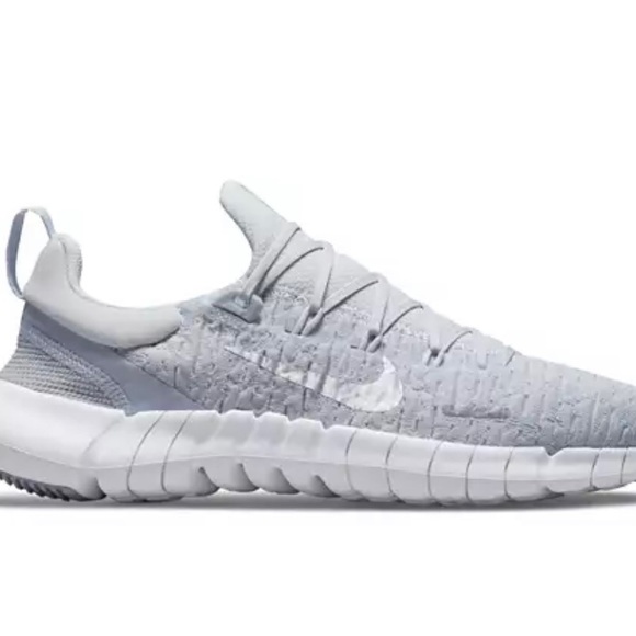 Nike Shoes - Nike Pro Free 5.0